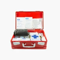 Rocard® - Cassetta medica di pronto soccorso ALLEGATO 1 CON SFIGMOMANOMETRO - Per aziende più 3 dipendenti -  Conforme DM388/DL81 - Made in Italy