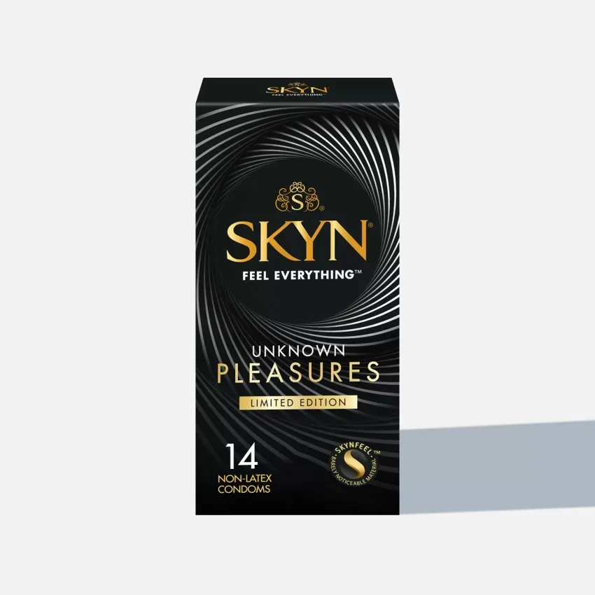 20242-jpg.webp SKYN® Unknown Pleasures – Preservativi Senza Lattice in Poliisoprene (SKYNFEEL®), Assortiti Lisci & Stimolanti, Aromatizzati con Effetto Caldo/Brivido/Fresco, Larghezza 53 mm, con Serbatoio. Confezione da 42 Preservativi - immagine 1