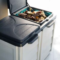 Bama – Pattumiera Riponi: 2 sacchi da 100L – Beige – Resina riciclabile, facile da pulire. - immagine 4