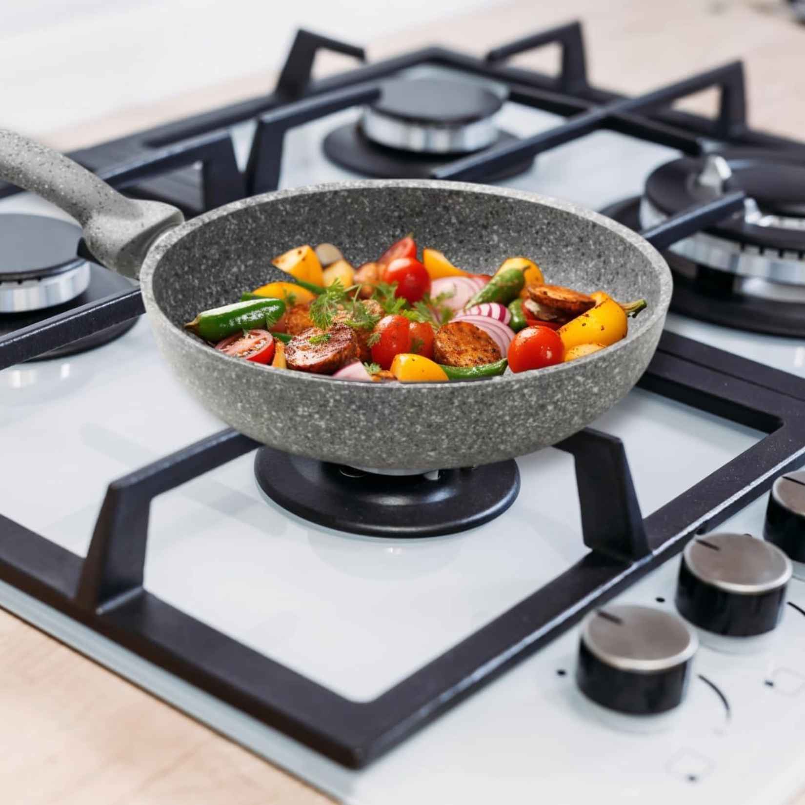 20396.jpg Accademia Mugnano – Cuore di Pietra – Padella Antiaderente Antigraffio 24 cm - immagine 2