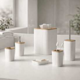 Set accessori bagno 5 pezzi Feridras SHOW in plastica e bamboo bianco con dispenser, portascopino e pattumiera 5 litri.