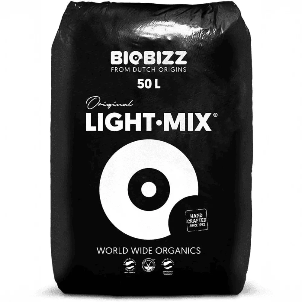 Sacco di terriccio BioBizz Light-Mix da 50 litri, substrato organico per coltivazione indoor e outdoor.