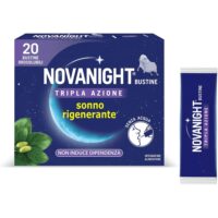 Confezione di Novanight Tripla Azione in bustine solubili, integratore alimentare per favorire il sonno e il benessere notturno.