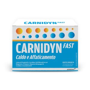 Confezione di Carnidyn Fast, integratore in bustine, ideale per il recupero fisico, l'idratazione e il contrasto alla debolezza da caldo.