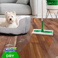 Swiffer Panni Catturapolvere - Ricambi per Scopa - Cattura Polvere, Peli e Capelli - Con Fibre Riciclate - Pulizia Veloce e Semplice - immagine 6