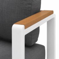 Salotto da Giardino LOUNGE 4 Pezzi in Polywood e Alluminio Bianco – Set Arredo Esterno con 2 Poltrone, Divano e Tavolino, Cuscini in Poliestere Grigio Scuro per Terrazzo e Balcone - immagine 6