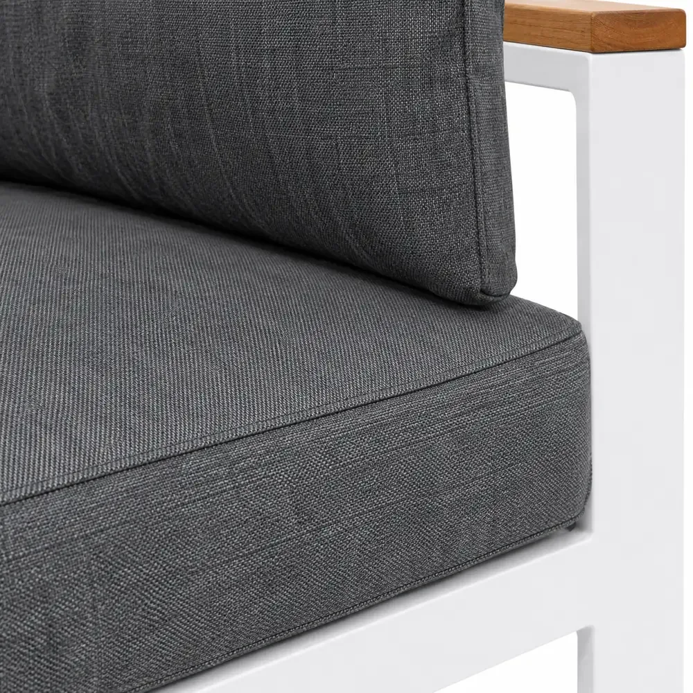 Salotto da Giardino LOUNGE 4 Pezzi in Polywood e Alluminio Bianco – Set Arredo Esterno con 2 Poltrone, Divano e Tavolino, Cuscini in Poliestere Grigio Scuro per Terrazzo e Balcone - immagine 7